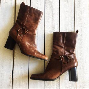 Bass Karmin Distressed Leather Mid Calf Boots. Size 11. PERFECT for AUTUMN !